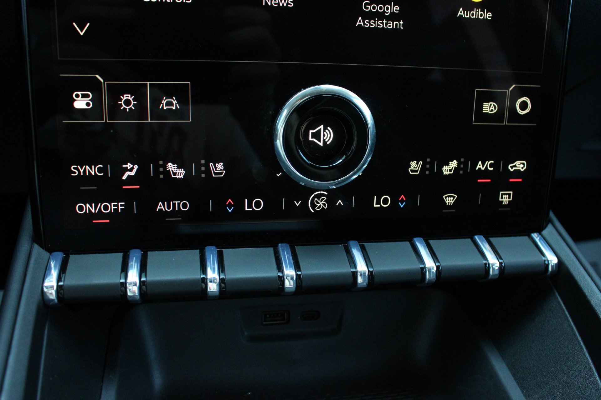 Used 2026 GMC Terrain Denali w/ LPO, Floor Liner Package AWD/4WD image 41