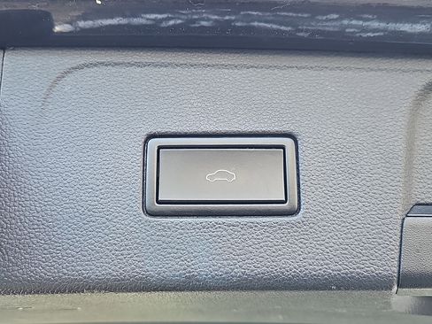 Used 2019 Volkswagen Atlas SE w/ Panoramic Sunroof Package image 15