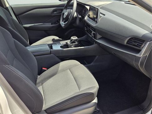 Used 2024 Nissan Rogue S FWD image 18