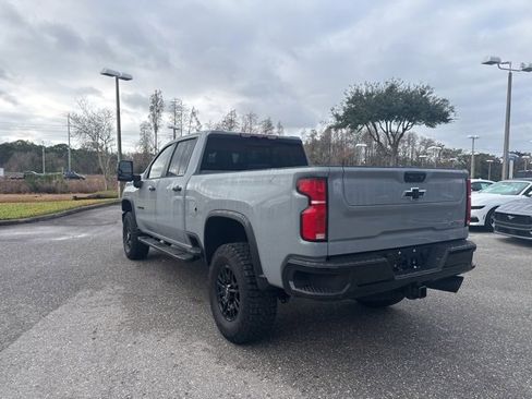 Used 2025 Chevrolet Silverado 2500 ZR2 image 3