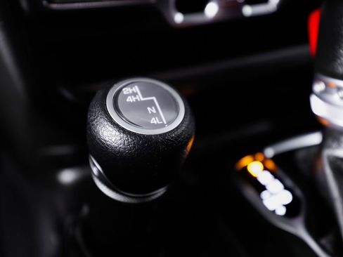 Used 2022 Jeep Wrangler Unlimited Sport AWD/4WD image 30