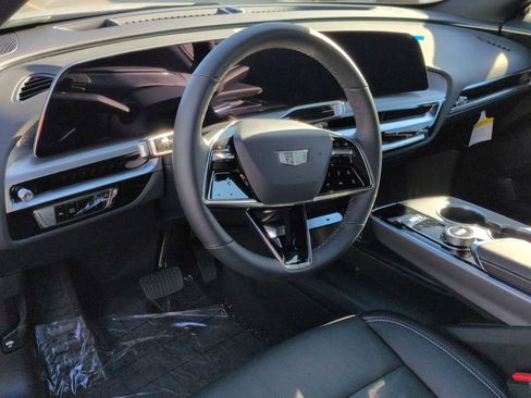 New 2025 Cadillac Lyriq Luxury image 12