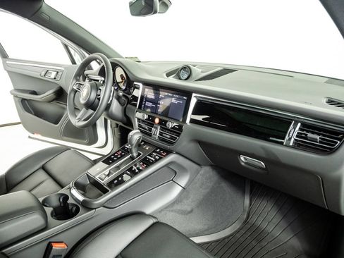 New 2026 Porsche Macan AWD/4WD image 25