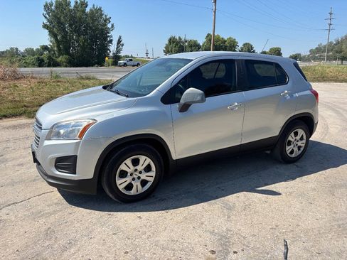 Used 2015 Chevrolet Trax LS FWD image 1
