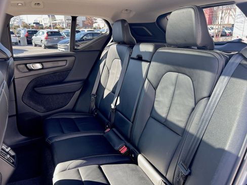 Certified 2023 Volvo XC40 B5 Plus w/ Protection Package Premier image 24