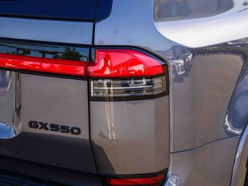 Used 2024 Lexus GX 550 w/ Accessory Package (31) AWD/4WD image 8