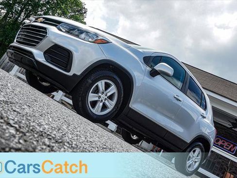 Used 2020 Chevrolet Trax LS w/ Tint and Cruise Package image 11