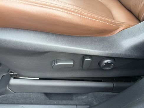 Used 2023 Subaru Ascent Touring image 31