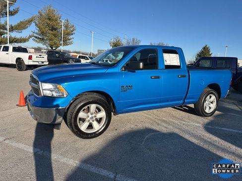 Used 2024 RAM 1500 Classic SLT AWD/4WD image 15