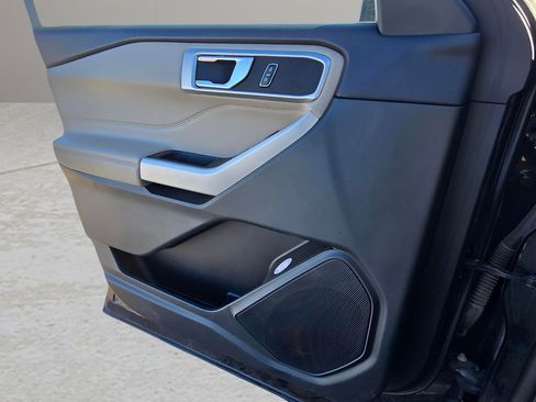 Used 2024 Ford Explorer XLT w/ Equipment Group 202A image 18