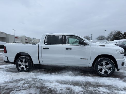 New 2026 RAM 1500 Express image 4