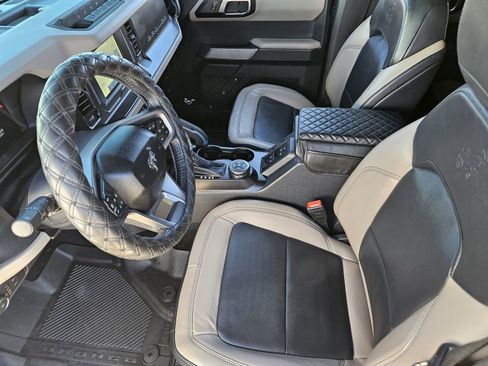 Used 2022 Ford Bronco Wildtrak image 17