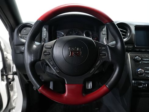 Used 2015 Nissan GT-R Black Edition image 34