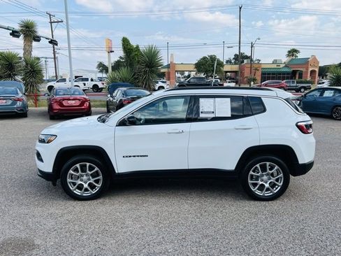 Used 2024 Jeep Compass Latitude w/ Sun and Sound Group image 4