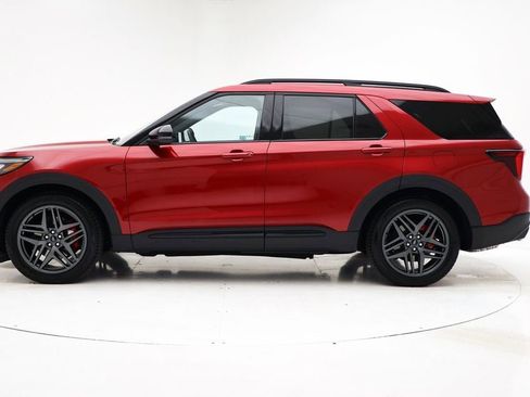 Used 2025 Ford Explorer ST image 7
