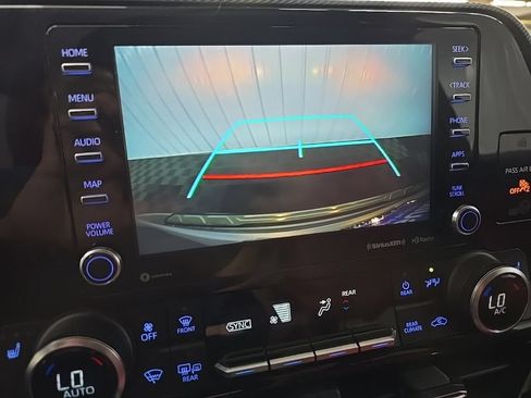Used 2022 Toyota Highlander XSE AWD/4WD image 24