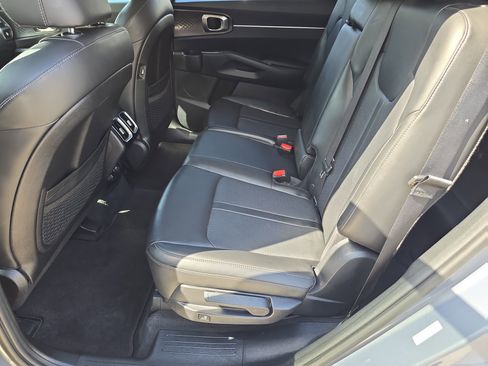 Certified 2023 Kia Sorento S image 16
