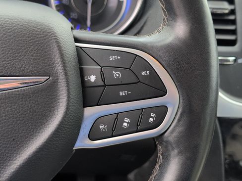 Used 2020 Chrysler 300 Limited w/ Safetytec Plus Group image 25
