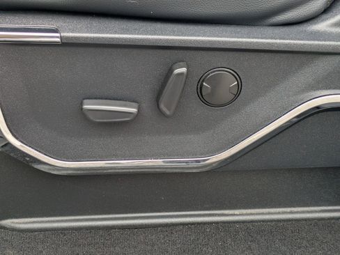 Certified 2024 Ford F350 Lariat w/ Chrome Package image 14