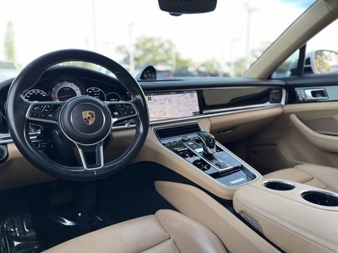 Used 2018 Porsche Panamera 4 image 13