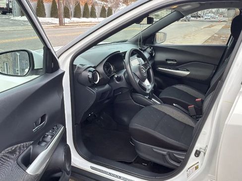 Used 2019 Nissan Kicks SV image 23