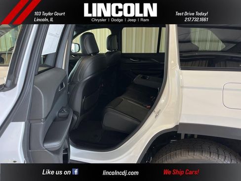 New 2025 Jeep Grand Cherokee Altitude image 14