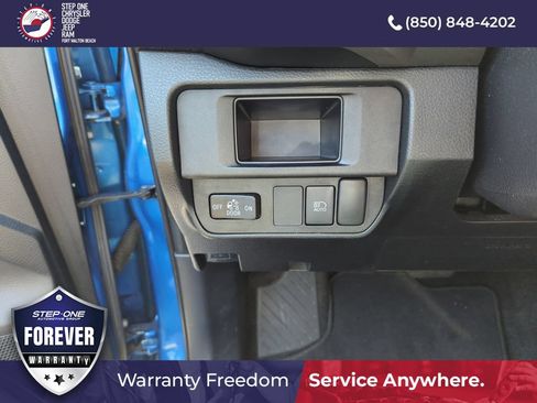 Used 2018 Toyota Tacoma SR5 RWD image 17