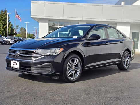 Used 2024 Volkswagen Jetta SE image 8