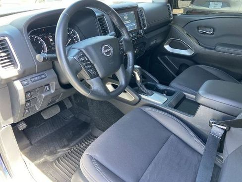 Used 2022 Nissan Frontier SV RWD image 6