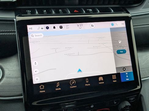 Used 2024 Jeep Grand Cherokee Limited w/ Black Appearance Package image 28