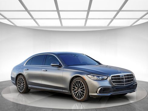 Used 2023 Mercedes-Benz S 580 S 580 image 4