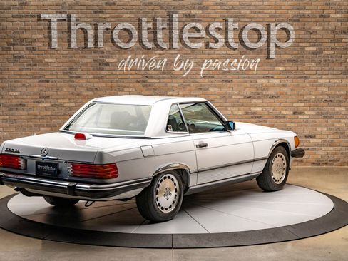 Used 1987 Mercedes-Benz 560 SL image 7