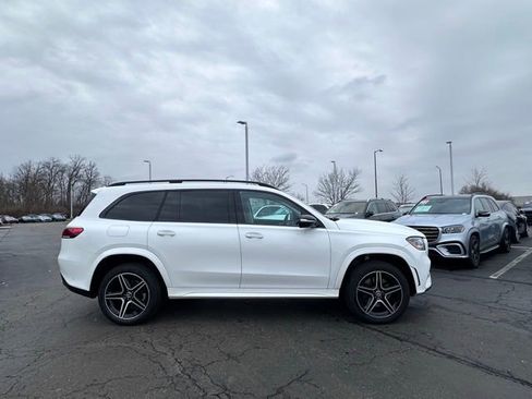 Used 2023 Mercedes-Benz GLS 450 4MATIC image 12