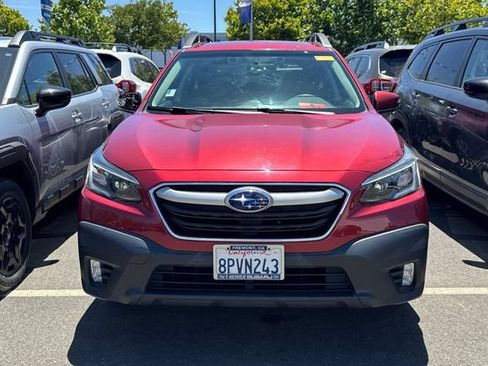 Used 2020 Subaru Outback Premium w/ Popular Package #1 AWD/4WD image 3