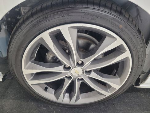 Used 2023 Chevrolet Malibu LT FWD image 31