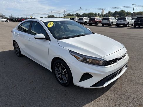 Used 2023 Kia Forte LXS image 7