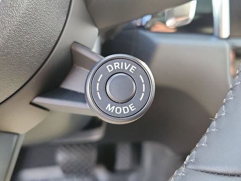 New 2026 Porsche Macan S image 19