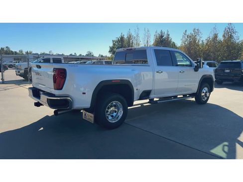 New 2026 GMC Sierra 3500 SLT w/ SLT Convenience Package image 8