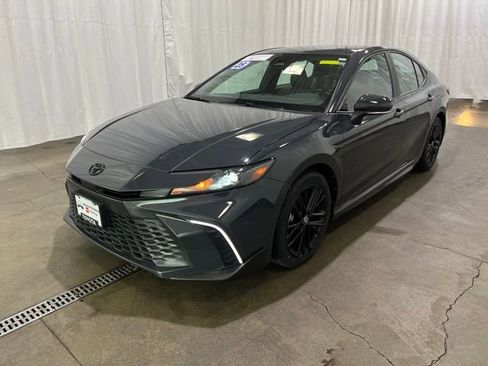 Certified 2025 Toyota Camry SE FWD image 8