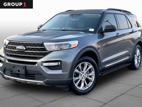 Used 2021 Ford Explorer XLT w/ Equipment Group 202A AWD/4WD image 1