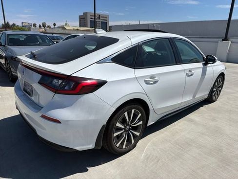 Used 2024 Honda Civic EX-L image 2