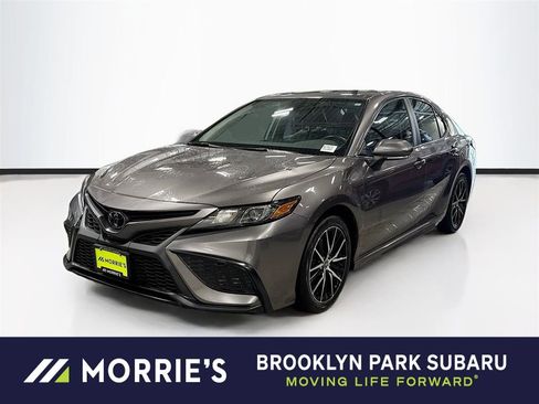 Used 2022 Toyota Camry SE w/ Convenience Package image 1