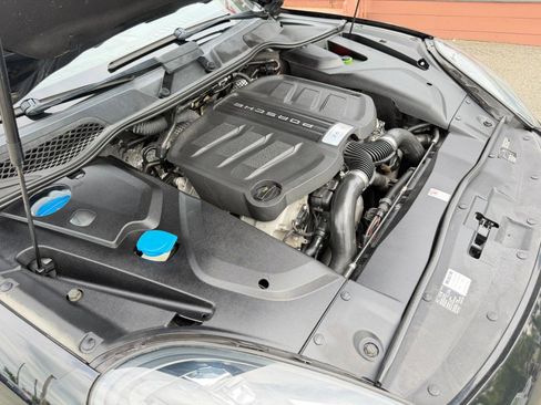 Used 2016 Porsche Cayenne GTS AWD/4WD image 94