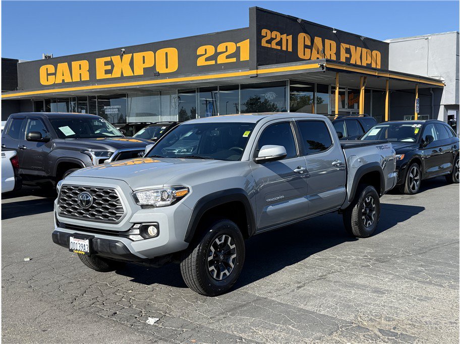 Used 2020 Toyota Tacoma TRD Off-Road w/ Technology Package RWD image 1