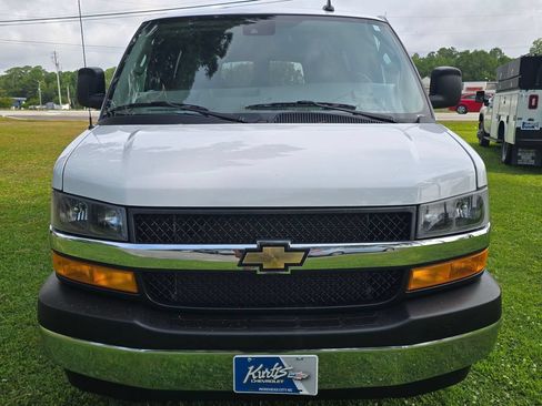 Used 2025 Chevrolet Express 3500 LT w/ LT Preferred Equipment Group RWD image 8