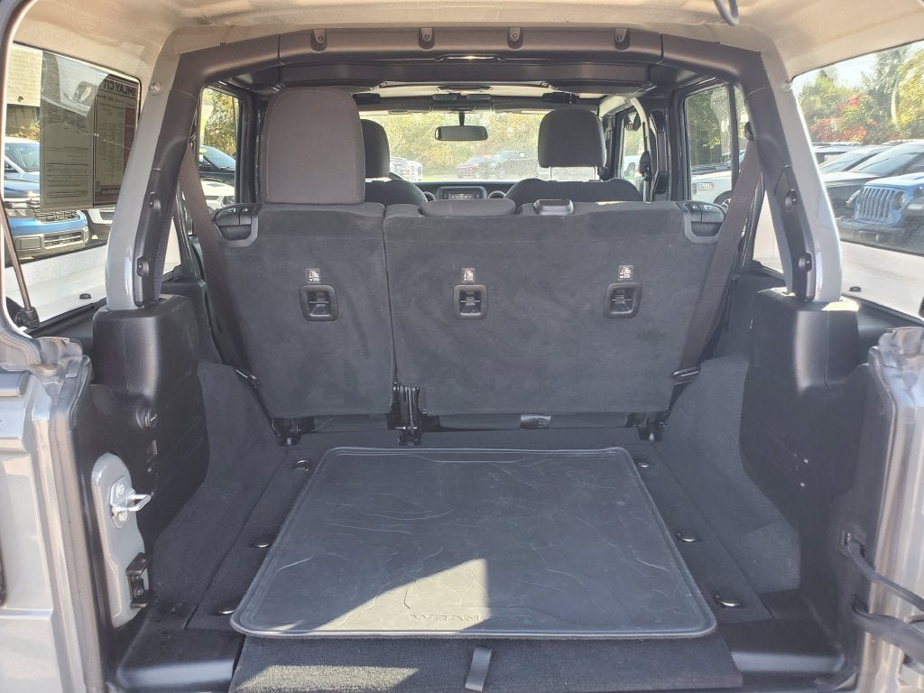 Used 2018 Jeep Wrangler Unlimited Sport S AWD/4WD image 27
