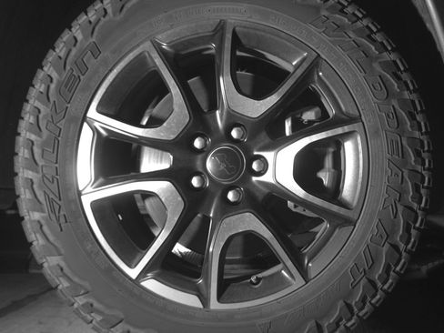 Used 2025 Jeep Compass Trailhawk AWD/4WD image 13