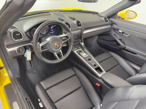 Certified 2025 Porsche 718 Boxster RWD image 4