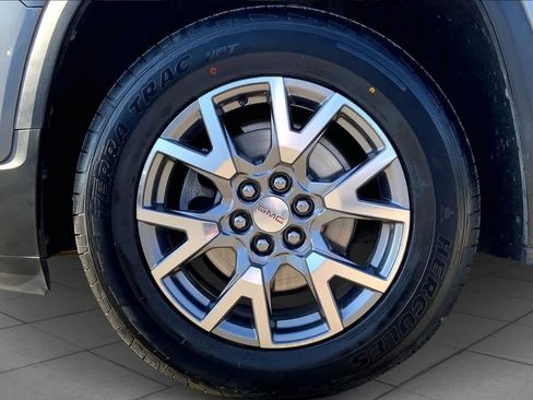 Used 2020 GMC Acadia SLT w/ Premium Package image 11