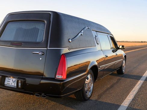 Used 2009 Cadillac DTS Hearse FWD image 68